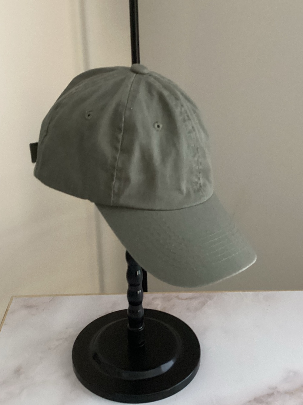 NWOT ARMY GREEN COLORED BASEBALL CAP UNISEX